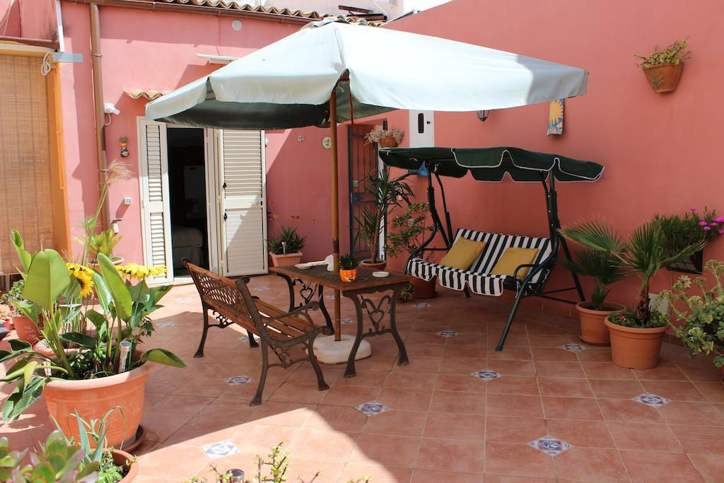 L'Isola Di Ortigia Hotel Szirakúza Kültér fotó